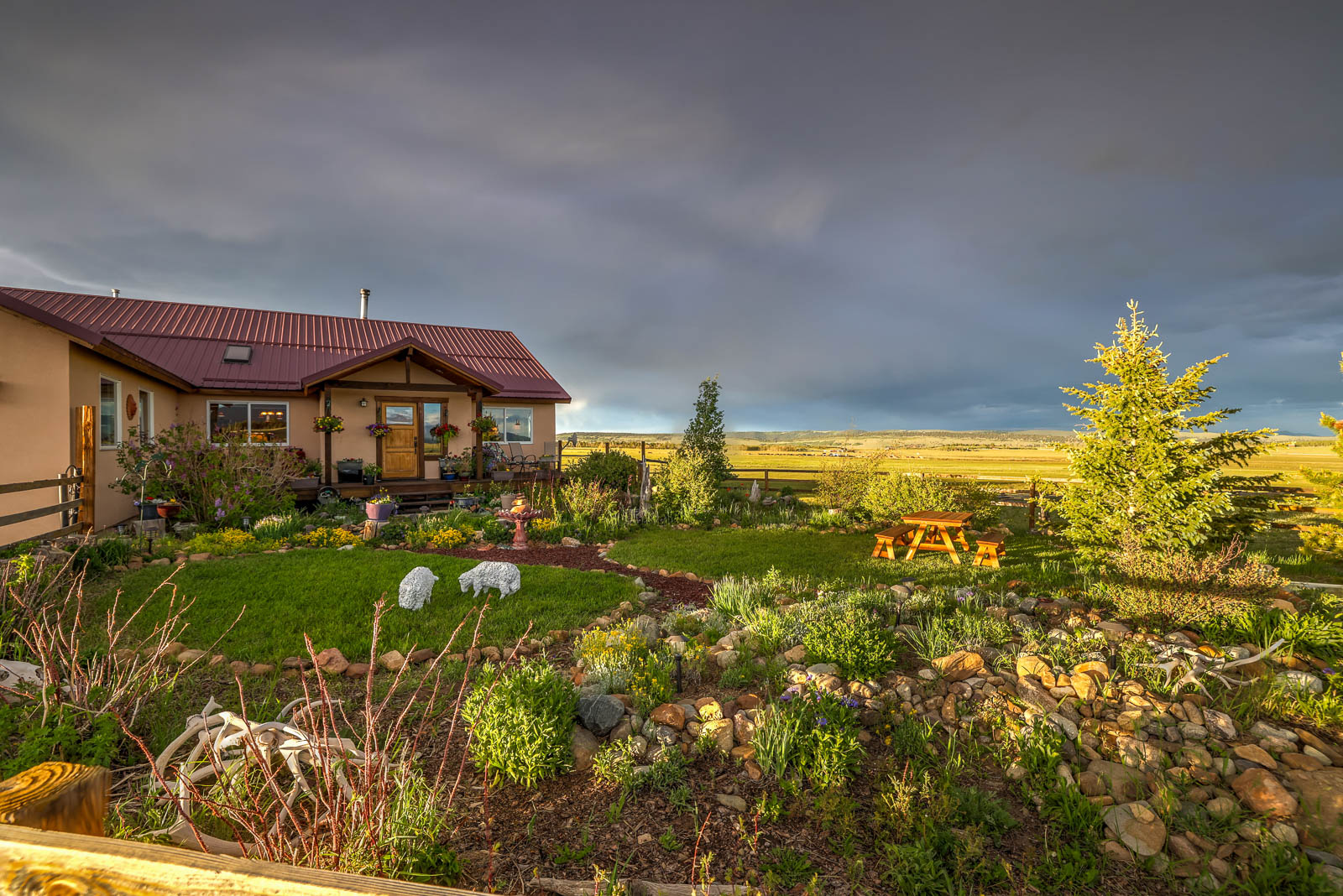 ranch in Colorado for sale house front yard