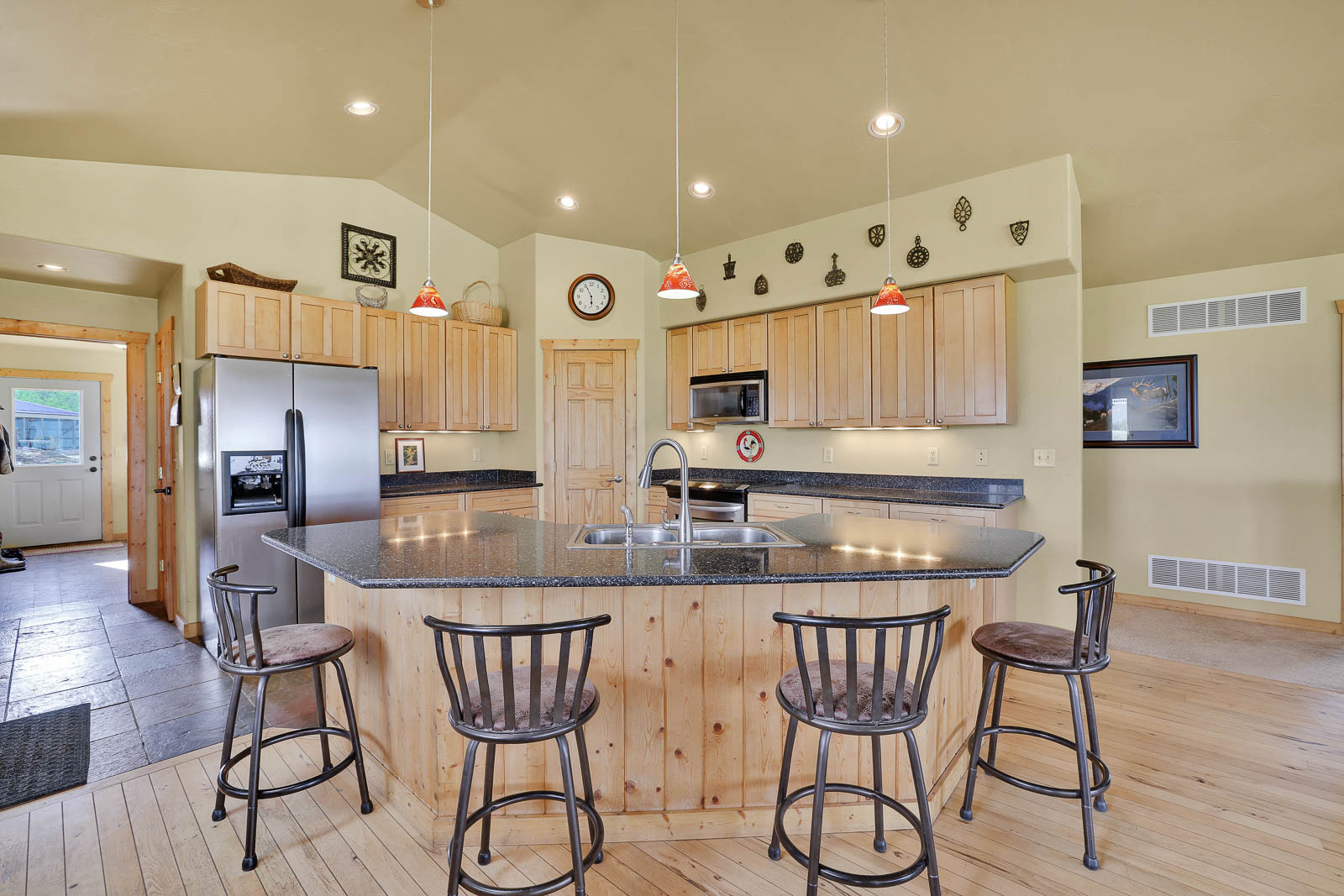 main house kitchen bar