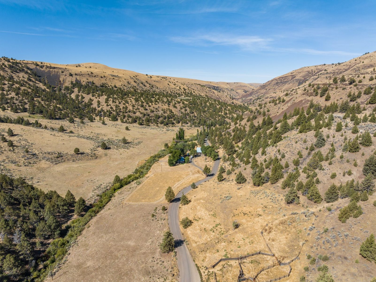 Seven_Springs_Butte_creek_aerial_view(3)