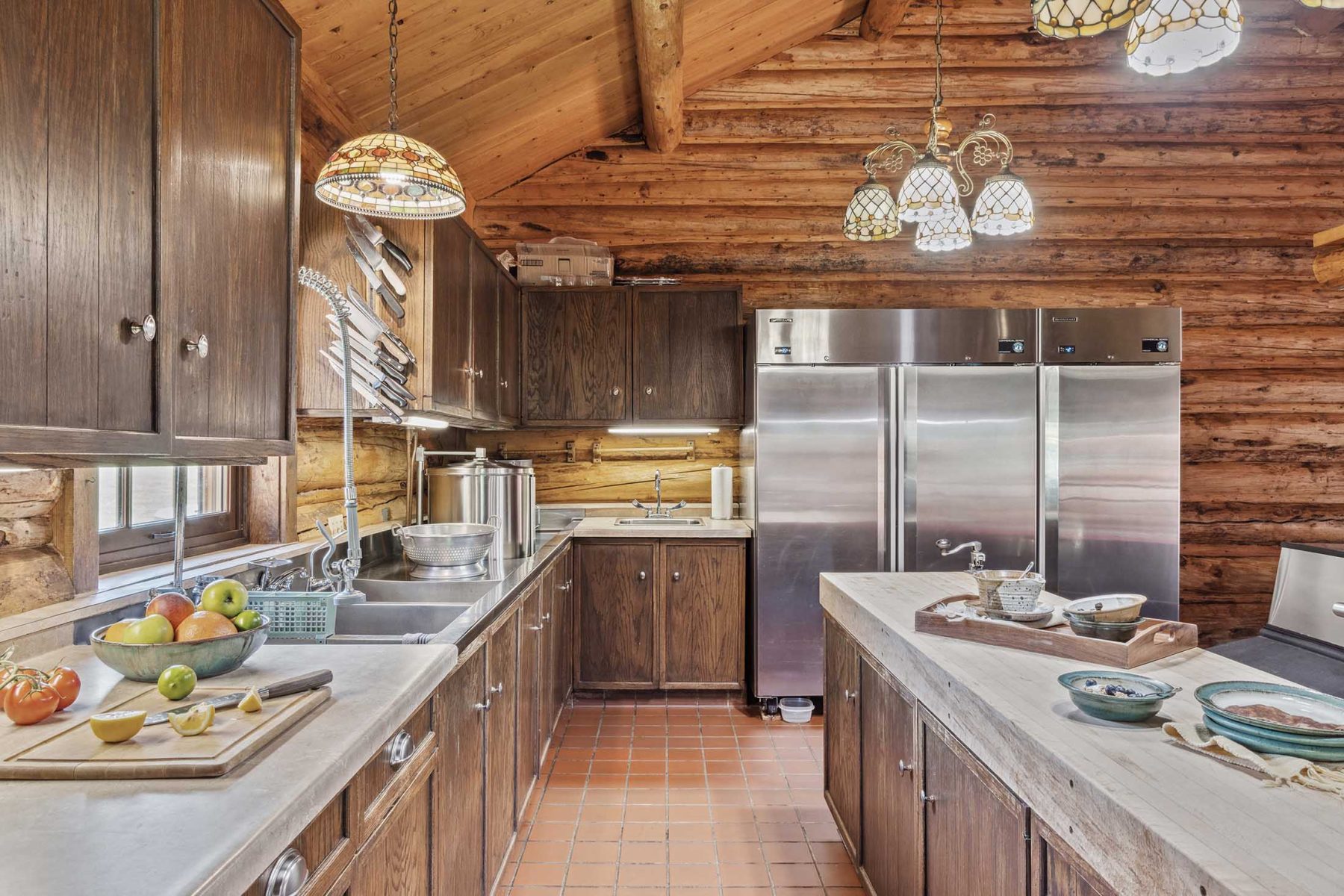 red_hills_ranch_jackson_hole_wyoming_kitchen