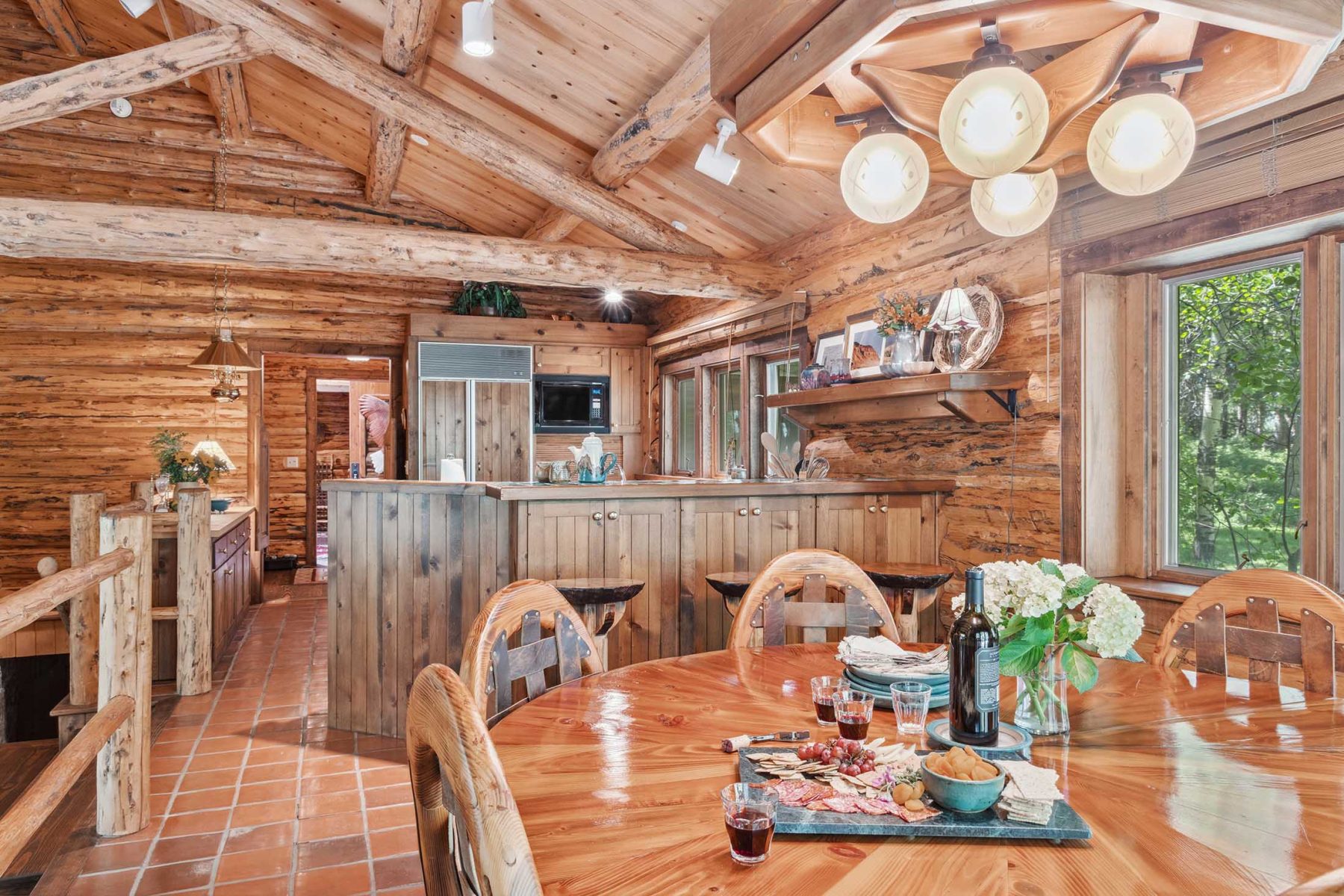 red_hills_ranch_jackson_hole_wyoming_dining_room