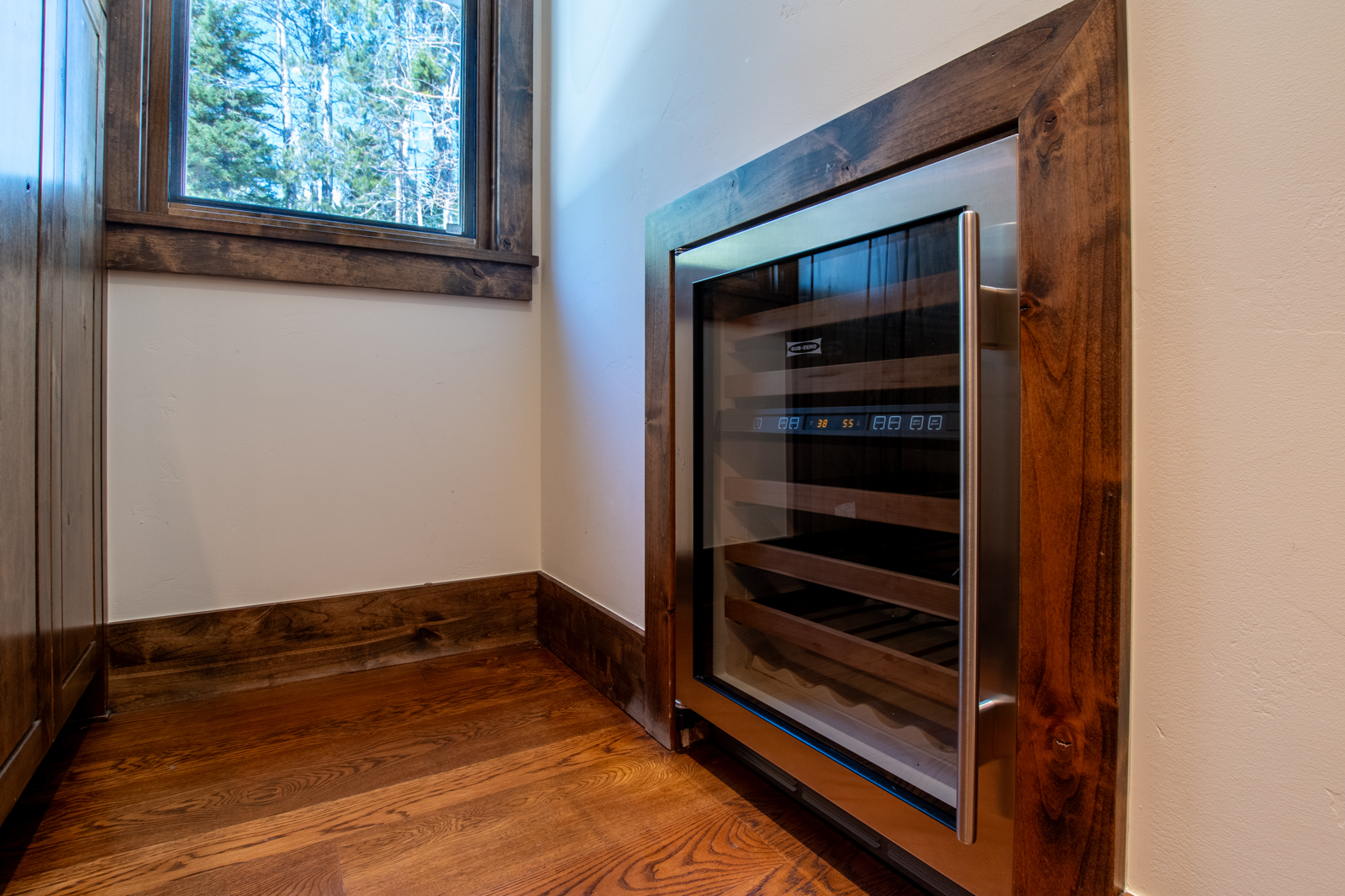 485-North-Fall-Creek-Jackson-Hole-Wyoming_kitchen_appliances