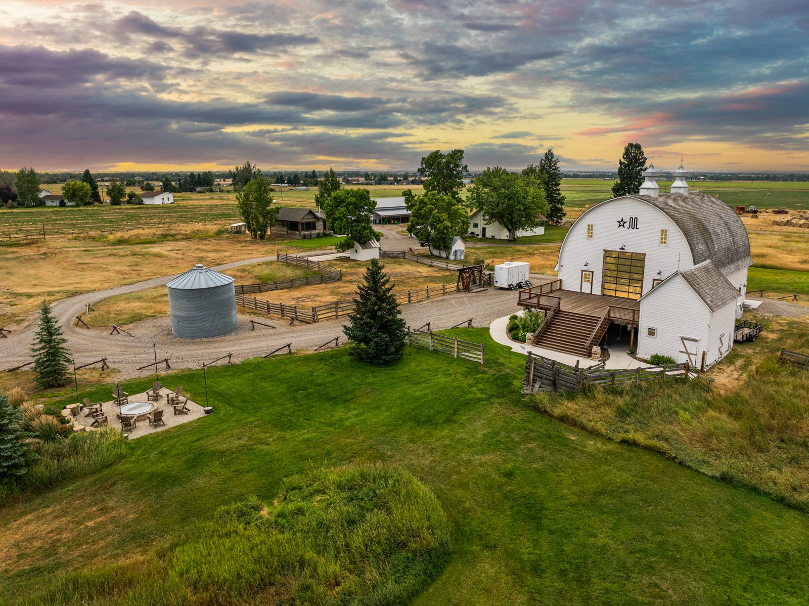 Star M Barn Belgrade/Bozeman, Montana