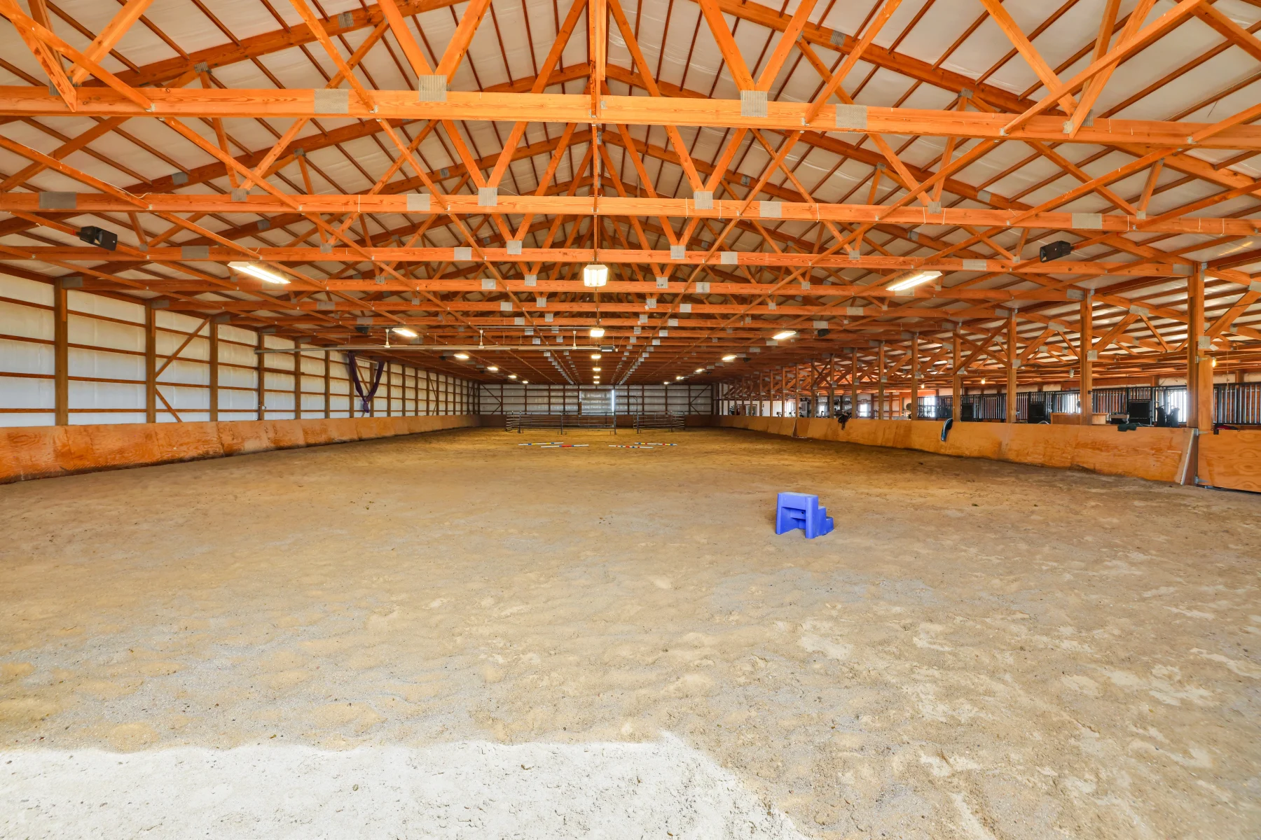 covered/indoor equestrian ring